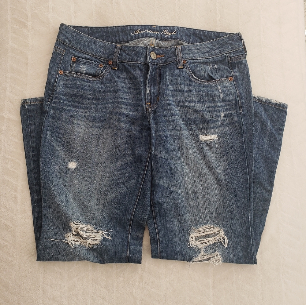 American Eagle distressed favorite boyfriend blue jeans 12 short